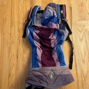 Lenny Lamb Toddler purple/blue/gray carrier